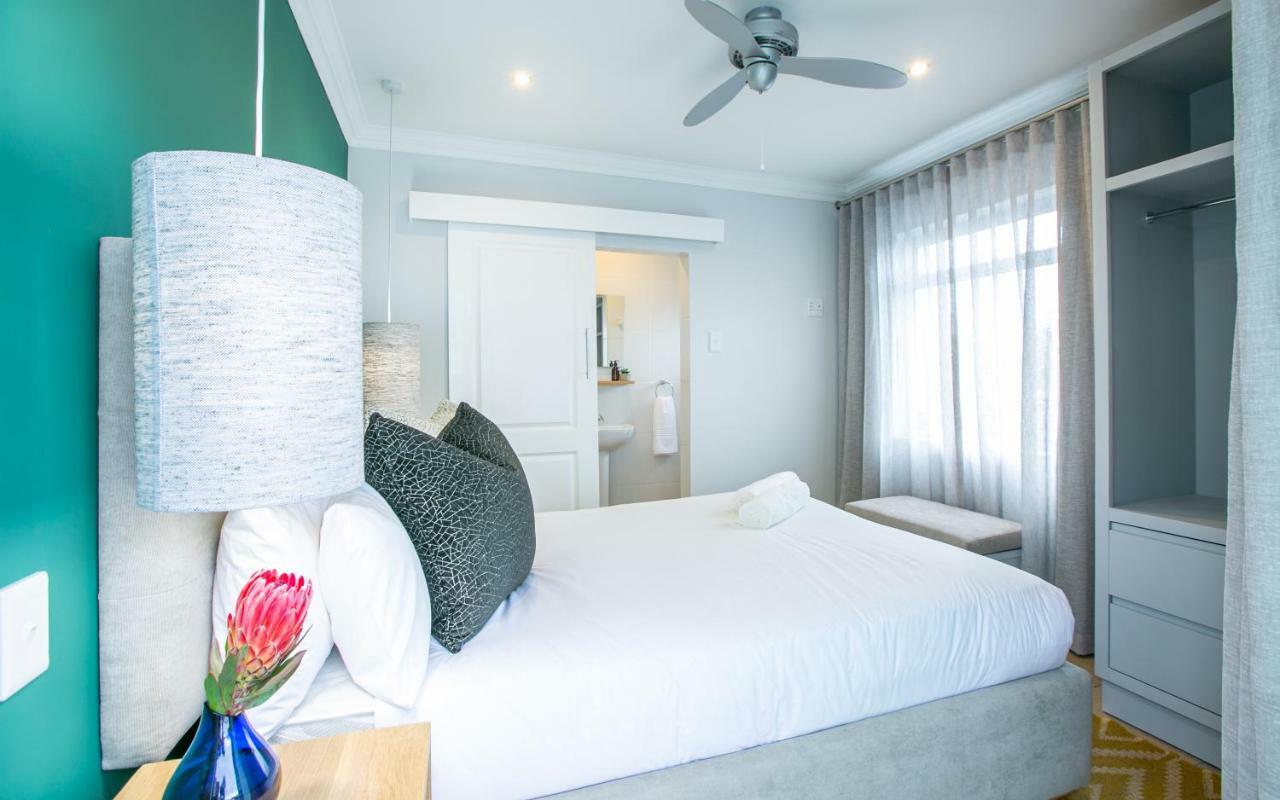 Hout & About Guest House Hout Bay Exterior foto