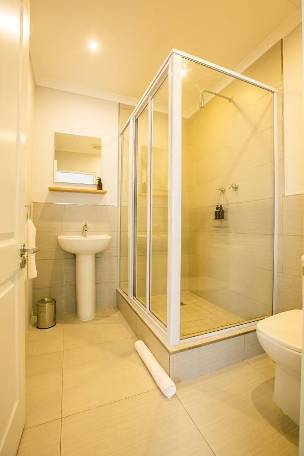 Hout & About Guest House Hout Bay Exterior foto